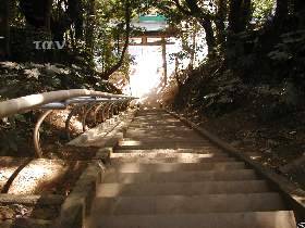東の石段参道